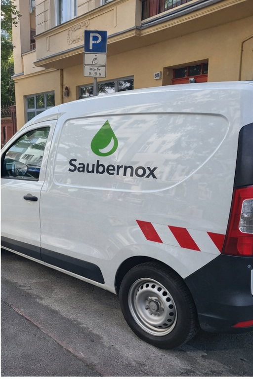 Saubernox Servicefahrzeug im Einsatz in Berlin